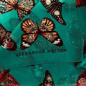 💚🦋Alexander McQueen 100% Silk Scarf🦋💚